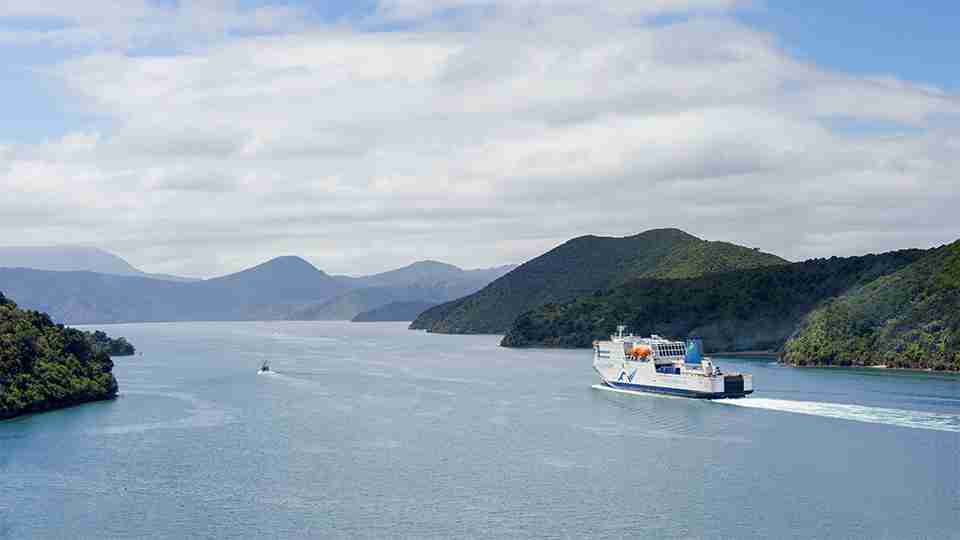 Kaitaki Leaving Picton 960x540