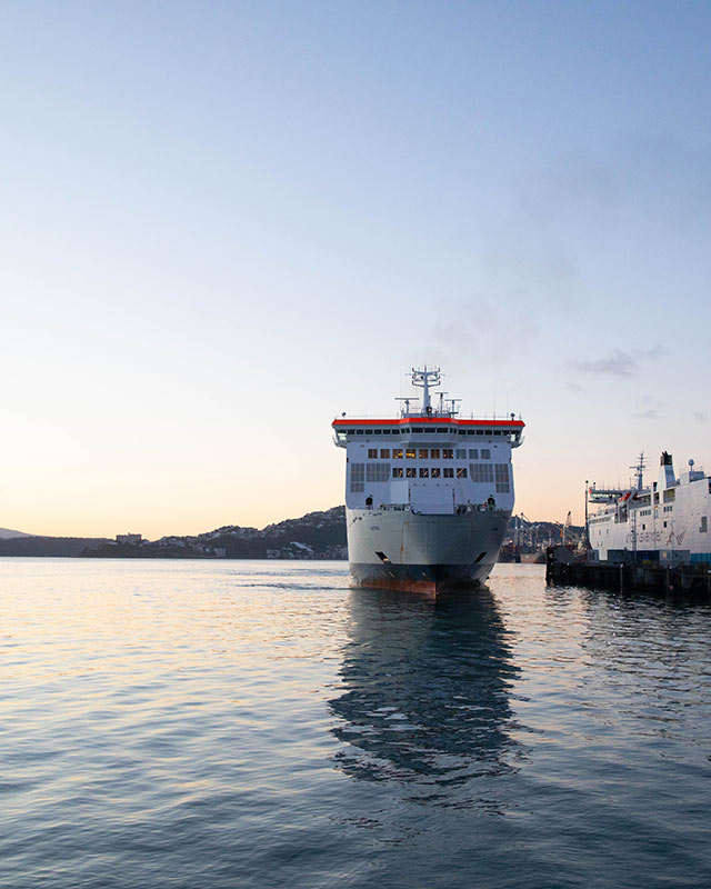 Interislander 640x800