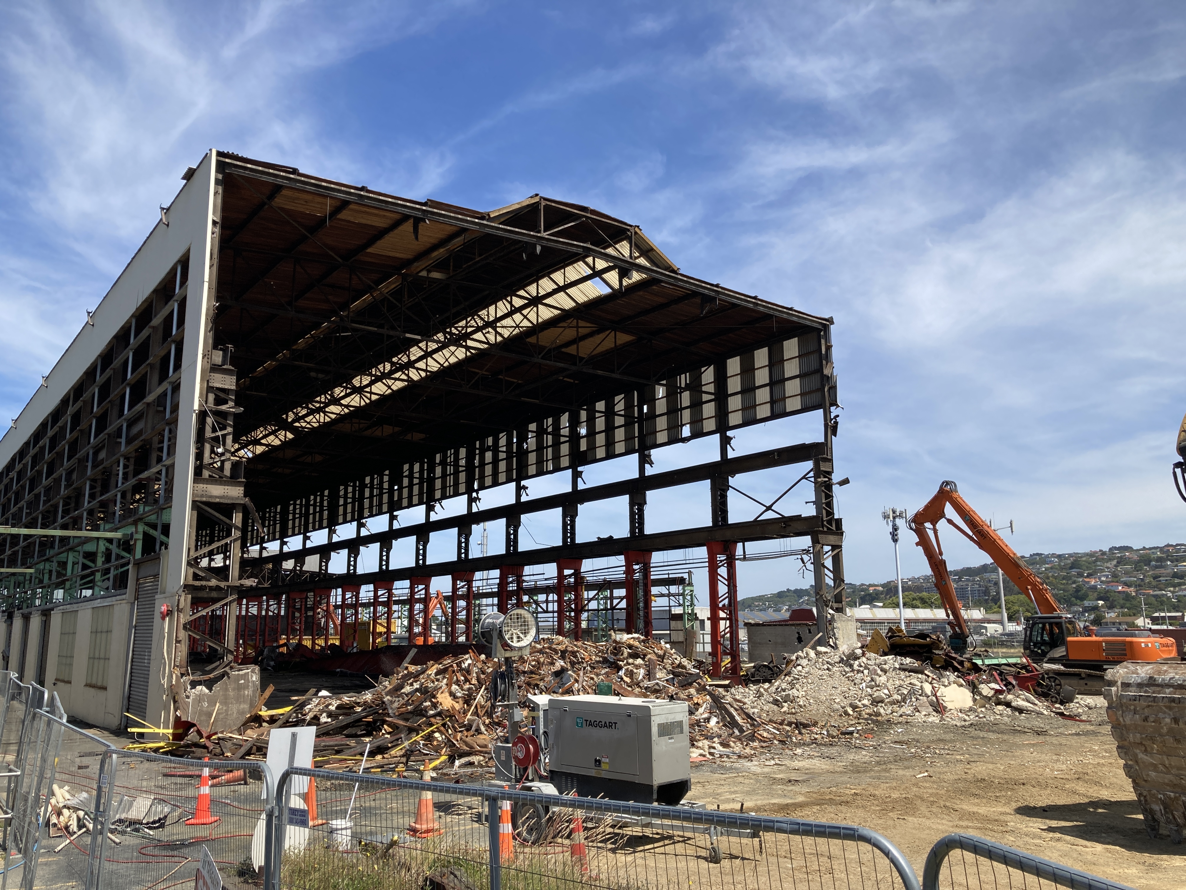 Pic demolition of old mechanical workshop