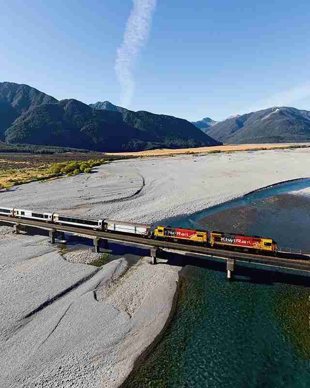 TranzAlpine Waimakariri Bridge 960x555