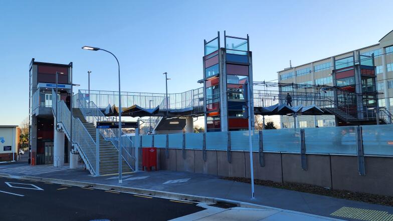 Complete middlemore station building
